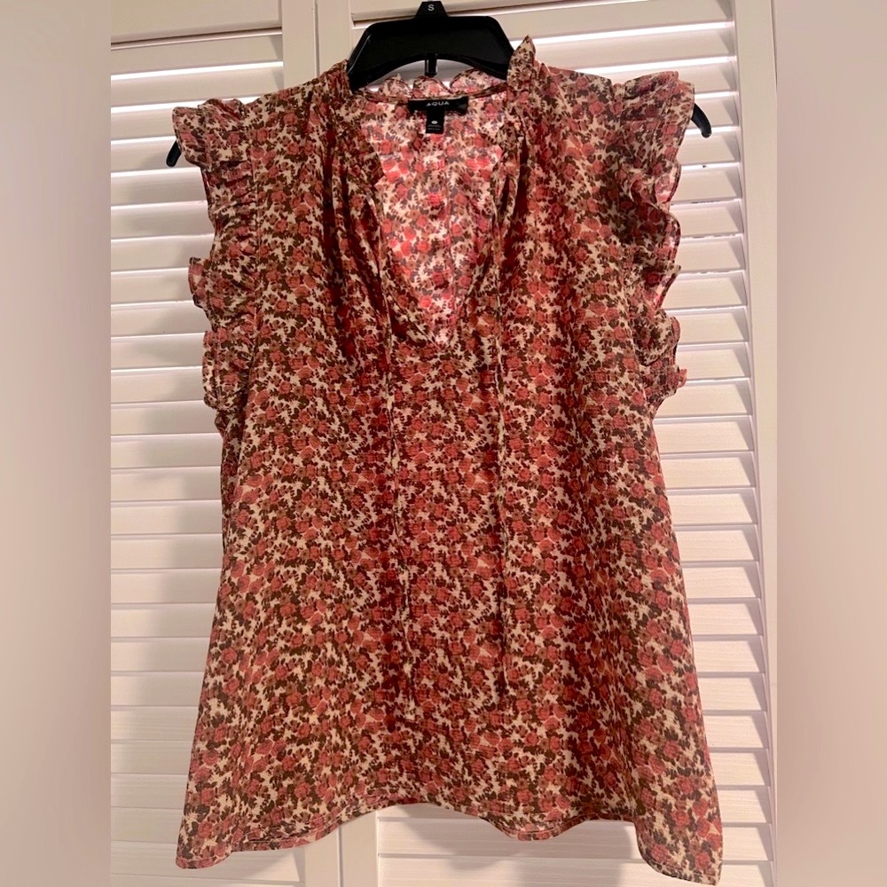 Aqua Nordstrom Brand Pink flowered ruffle sleeveless Blouse top v neck Sz Small